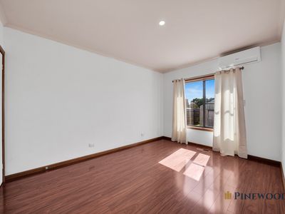 72 Winter Crescent, Reservoir