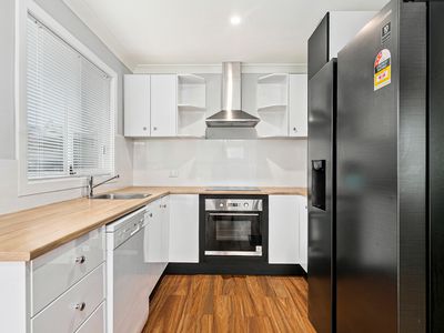 42 Eleebana Crescent, Koonawarra