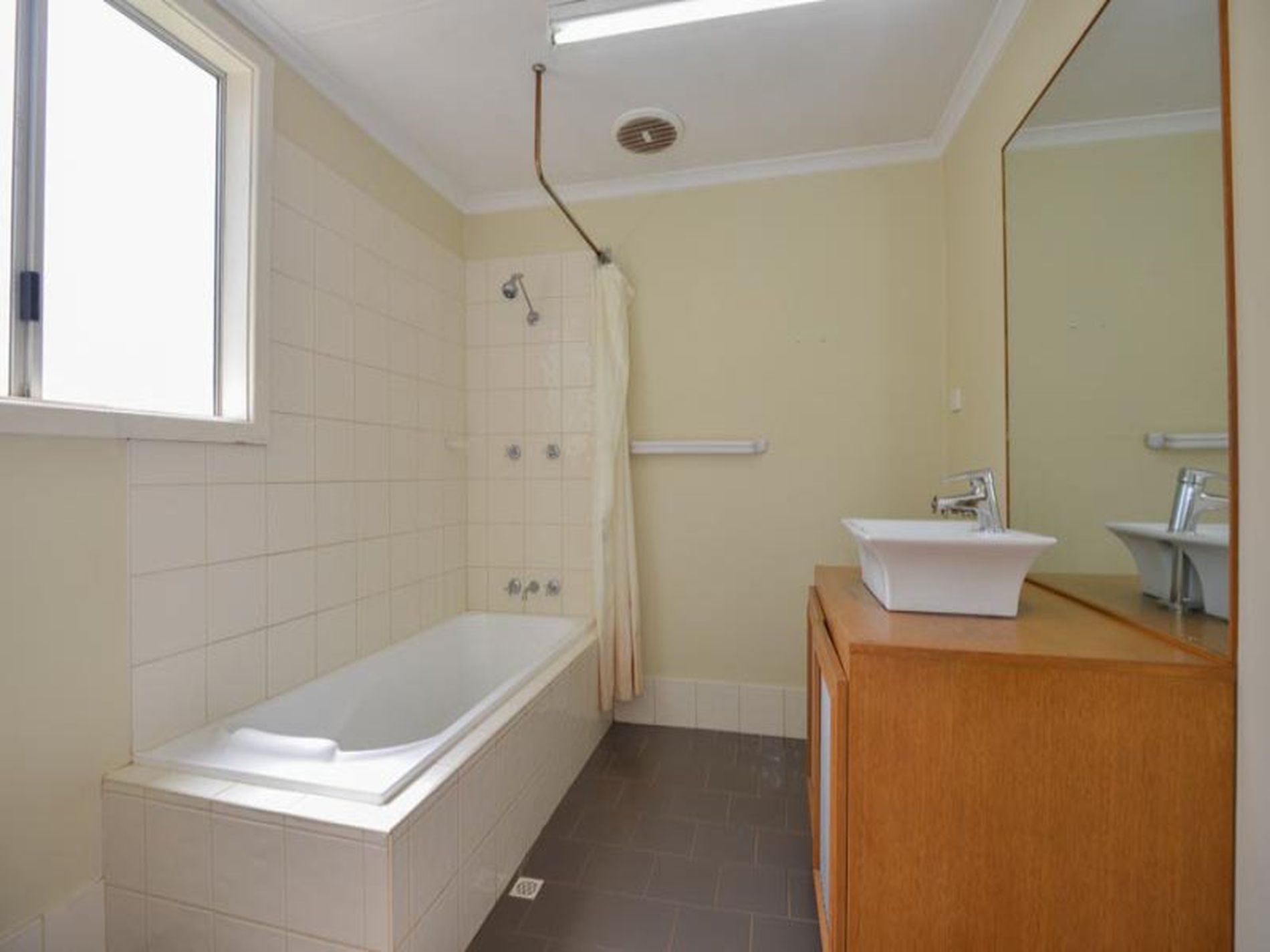 41 Rosenberg Crescent, Kalgoorlie