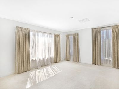 8 Dewvale Place, Craigieburn