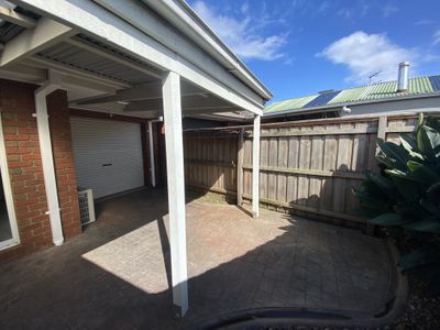 1 / 25 Tweed Court, Werribee