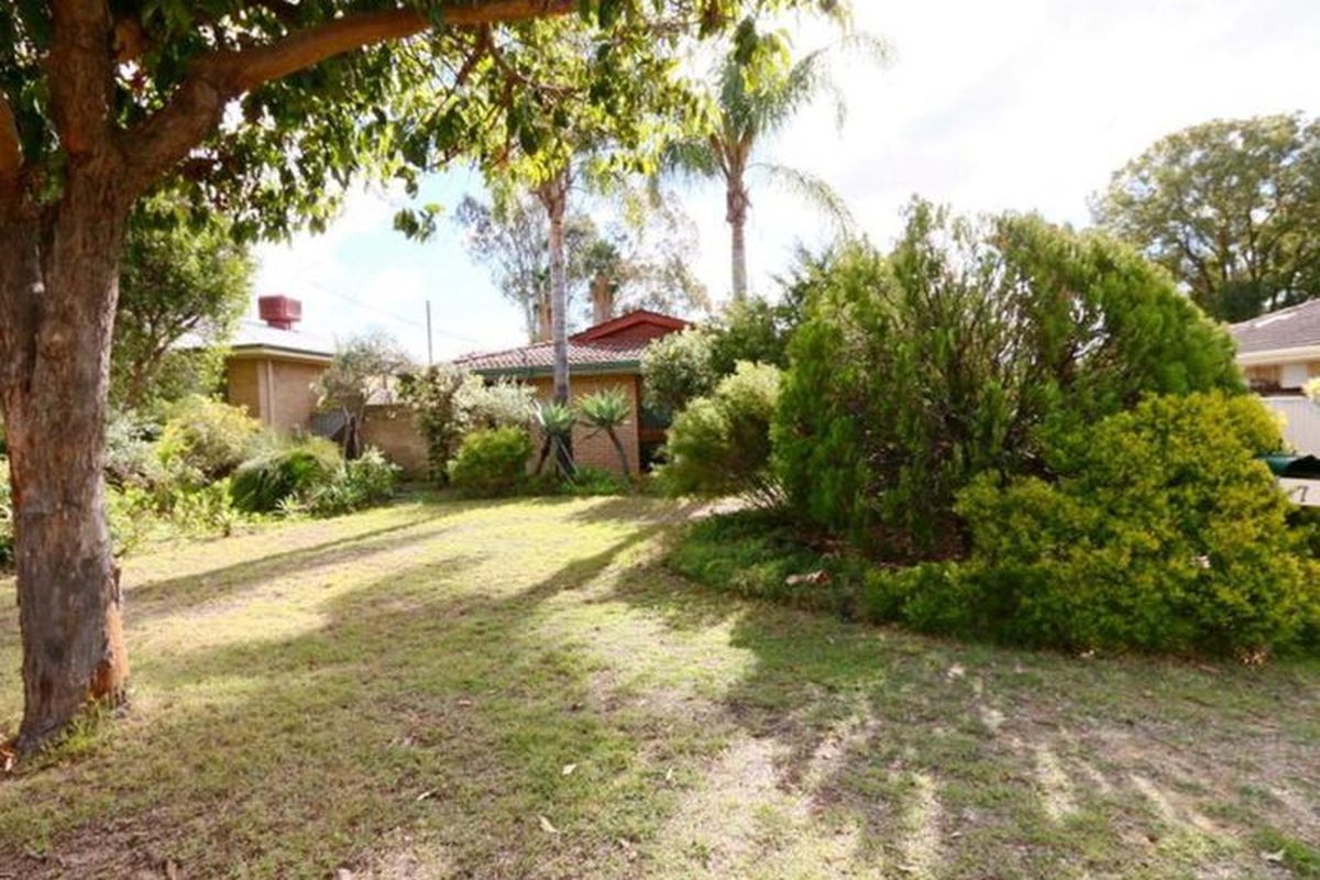 7 Hughenden Drive, Thornlie