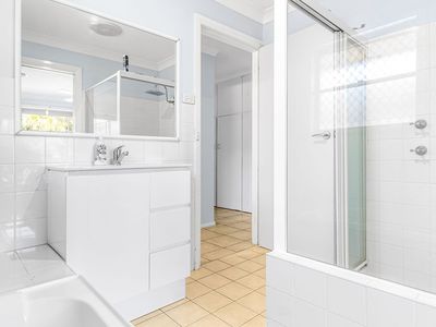 9 Discovery Drive, Forster