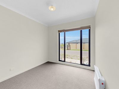13 Sustain Street, Mambourin