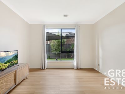 6 Zeus Avenue, Cranbourne West