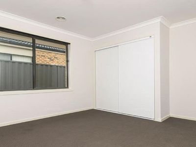 47 Balcombe Drive, Manor Lakes