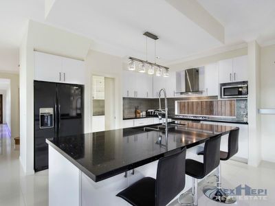 2 Freshfields Drive, Cranbourne North