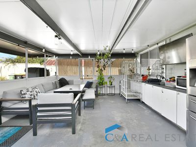 211 HENRY LAWSON DRIVE, Georges Hall