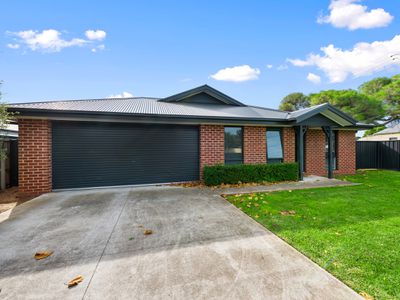 211 Raglan Street, Sale