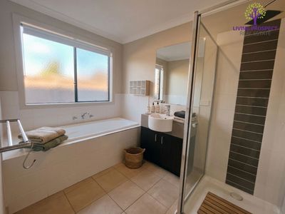 1 Rodeo Grove, Point Cook