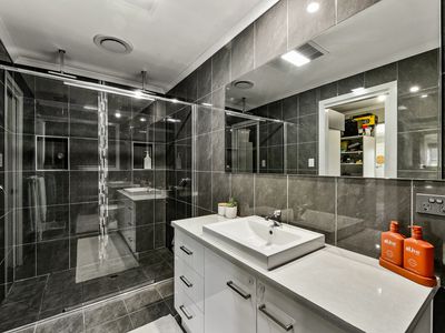 4A TENTH STREET, Millicent