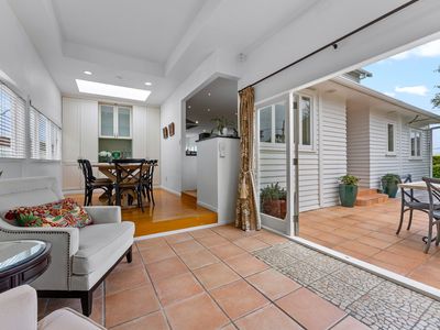 15 Seaview Road, Castor Bay