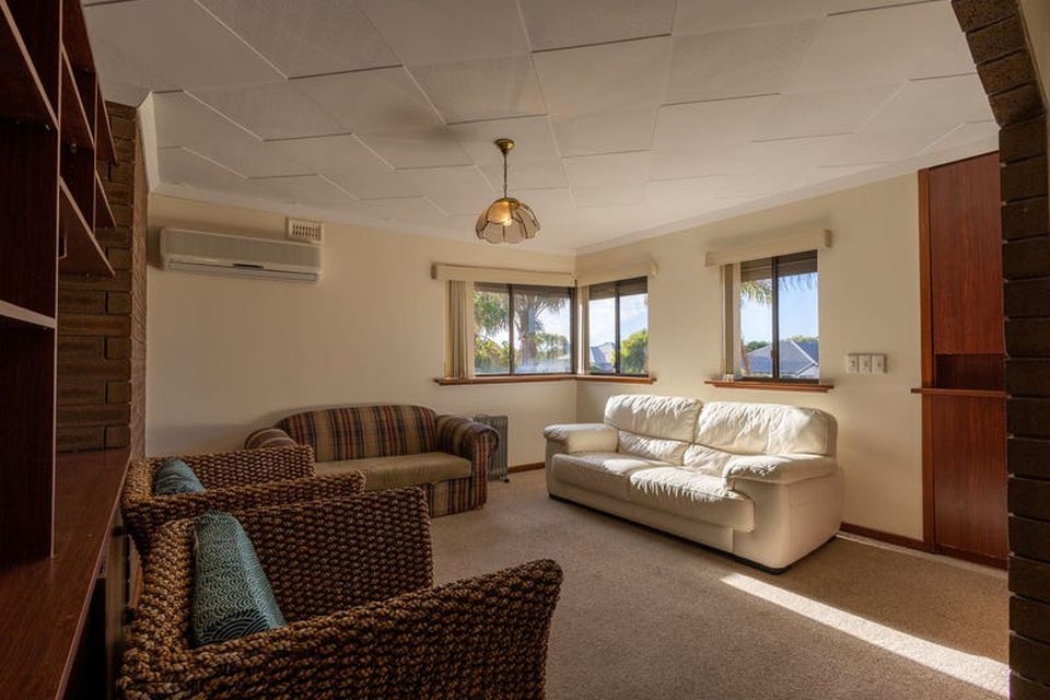 25 Liverpool Street , Shoalwater