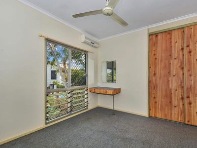 8 Crinum Court, Moulden