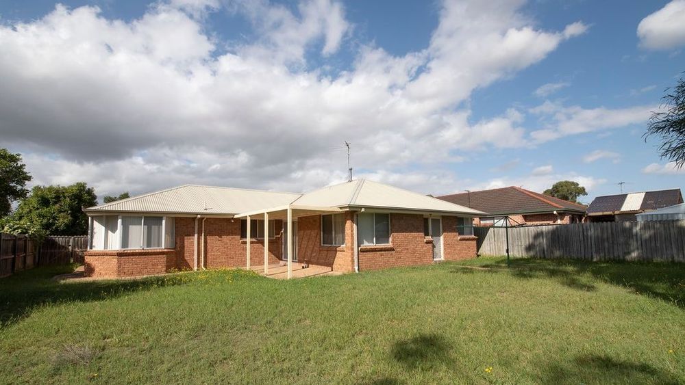 16 Murray Court, Wattle Grove