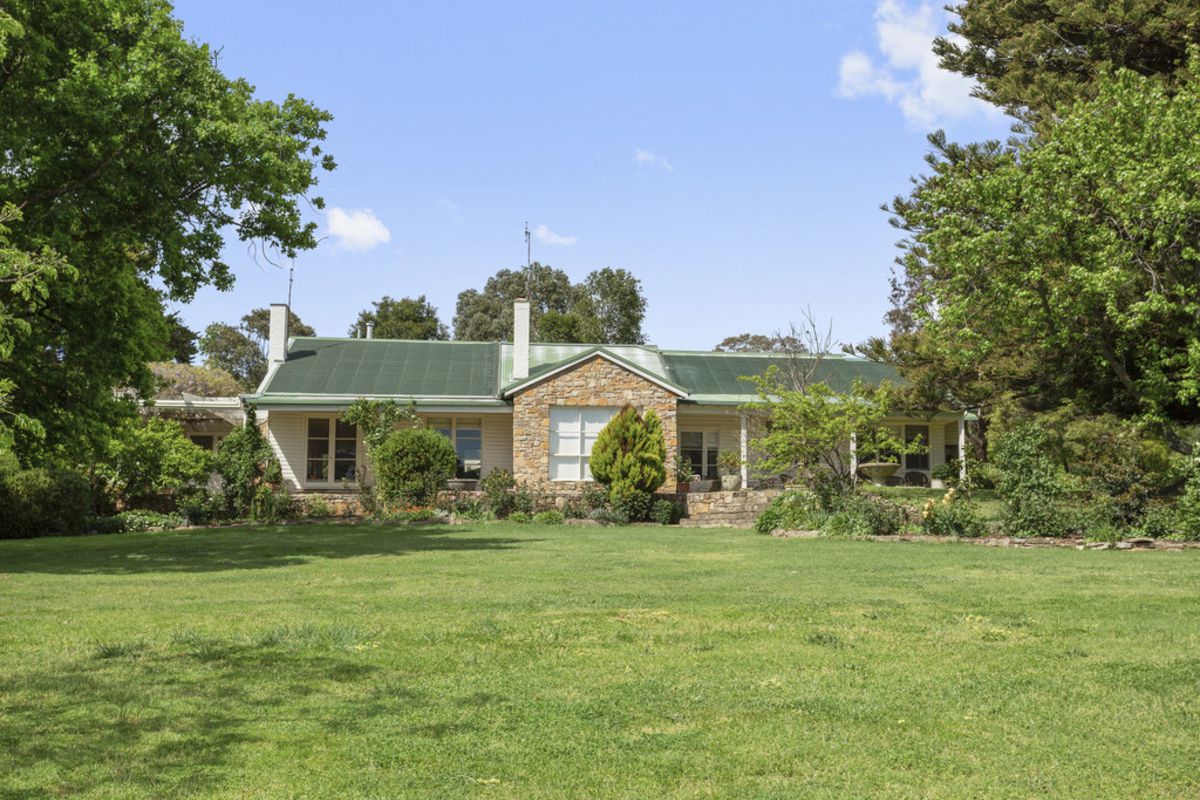 405 Oak Valley Road, Avenel