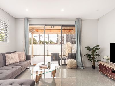 208 Stoney Creek Road, Beverly Hills