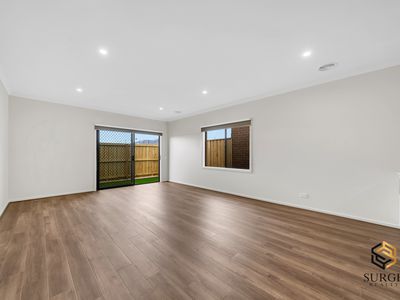 12 Petunia Crescent, Armstrong Creek