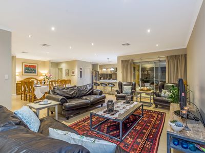 5 Emperor Way, Yanchep