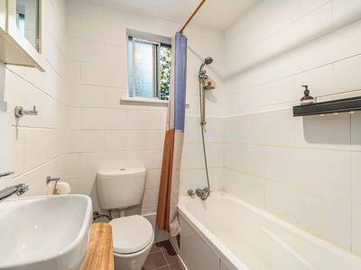 1 / 5 Kuringai Way, Ocean Shores