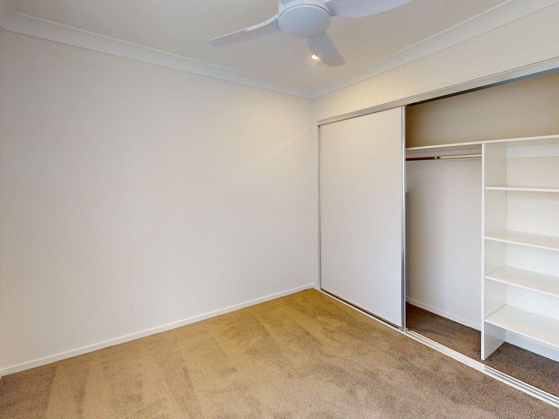 16 Jimna Circuit, White Rock