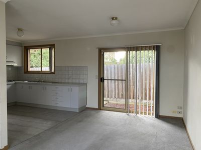4 / 20 Stanlake Street, Footscray