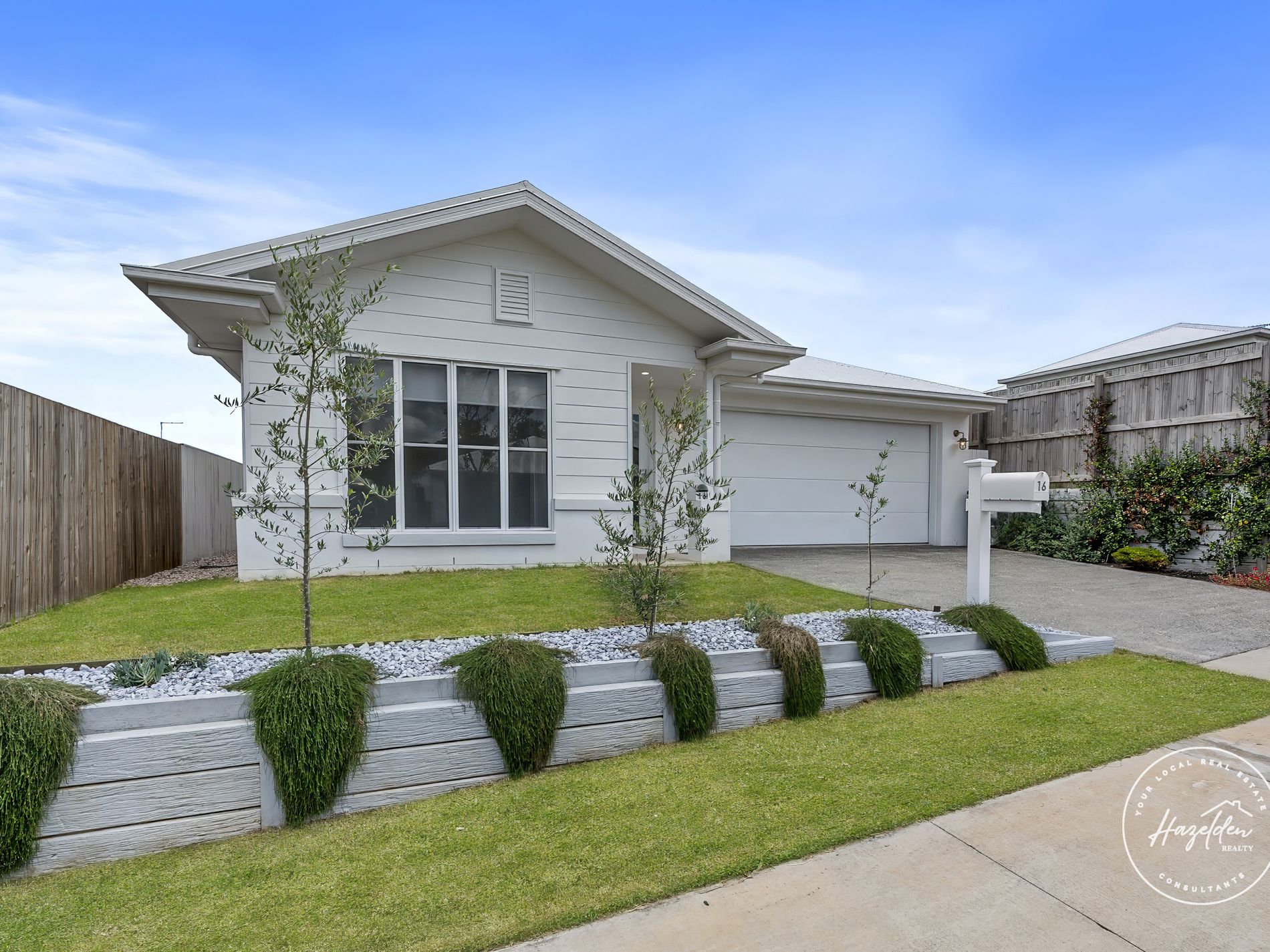 16 Aurora Crescent, Glass House Mountains