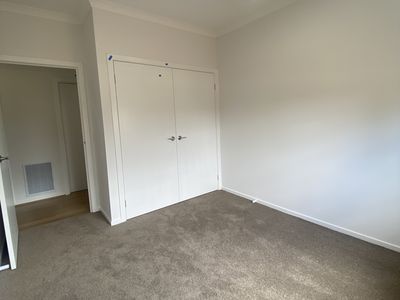 1 Shanti Circuit, Werribee