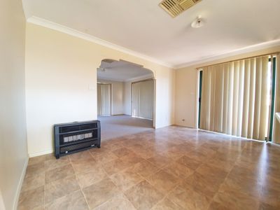 6 Brian Hambly Place, Dubbo
