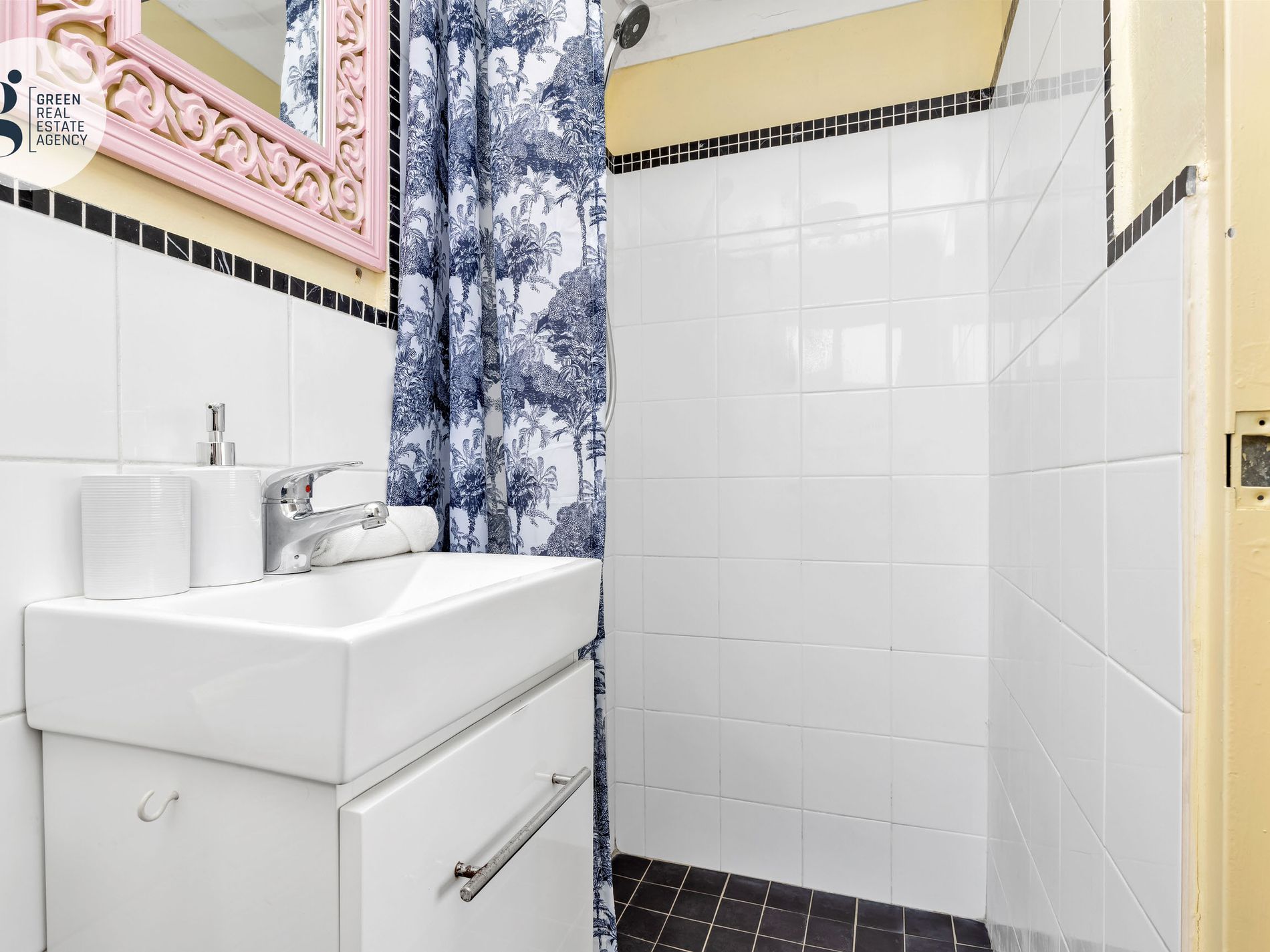 8/14 Meadow Crescent, Meadowbank