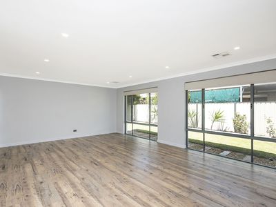 180 Lagoon Drive, Yanchep