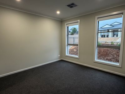 44 Melaleuca Way, Murray Bridge