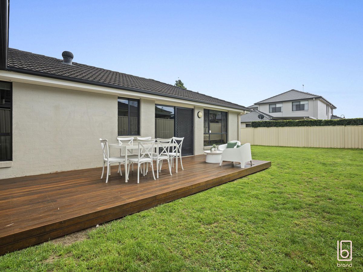 30 Skyhawk Avenue, Hamlyn Terrace