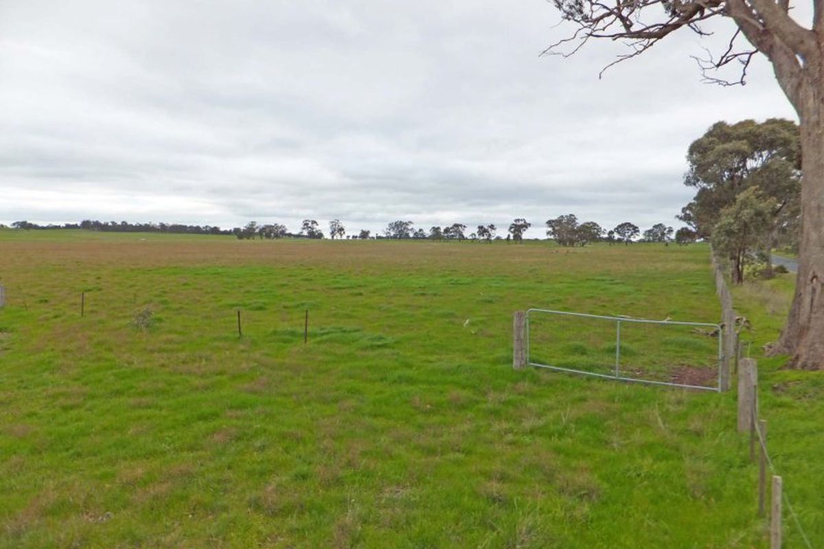 Rushworth-Tatura Road, Waranga Shores