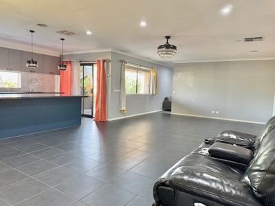 16 Pastille Road, Manor Lakes