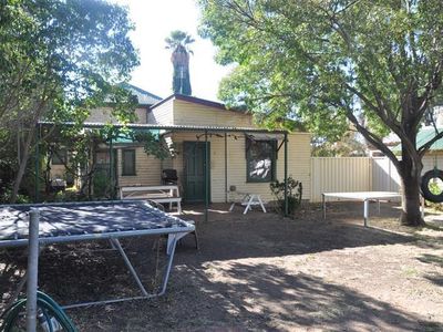 18 Battye Street, Forbes