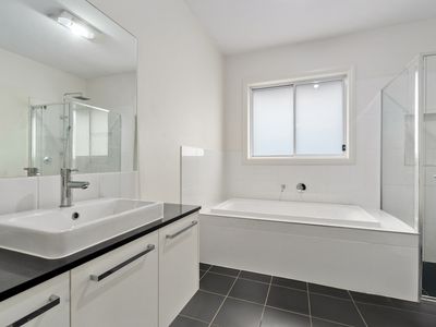 19 Thorpe Circuit, Oran Park