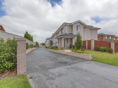 1 / 5 Vlatko Drive, West Hoxton