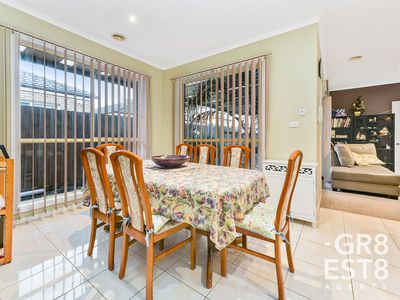 30 Hal Porter Terrace, Lynbrook
