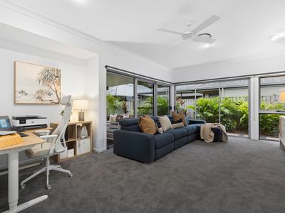 24 24 Barrington Crescent, Wakerley