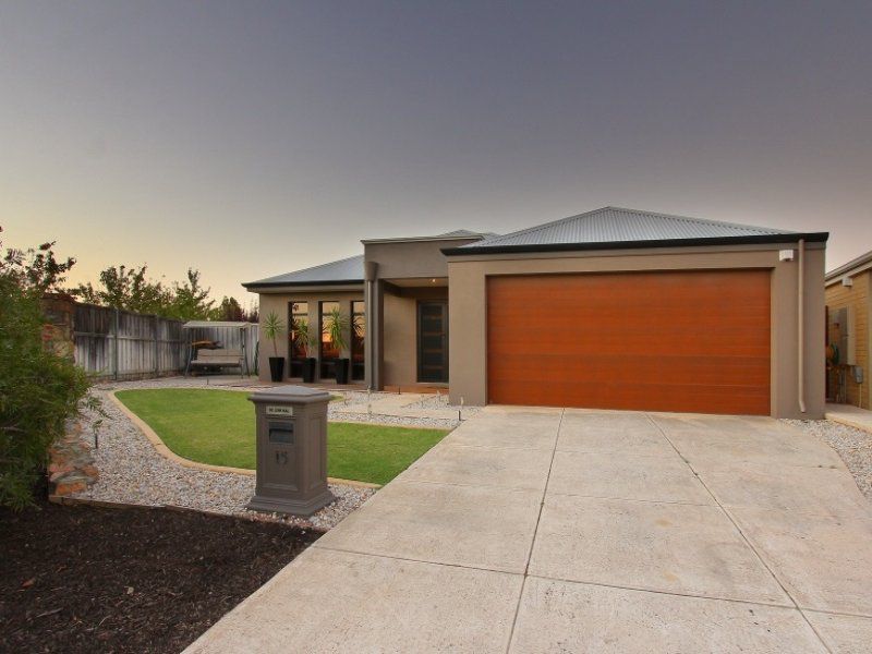 15 Fairview Heights, Ellenbrook