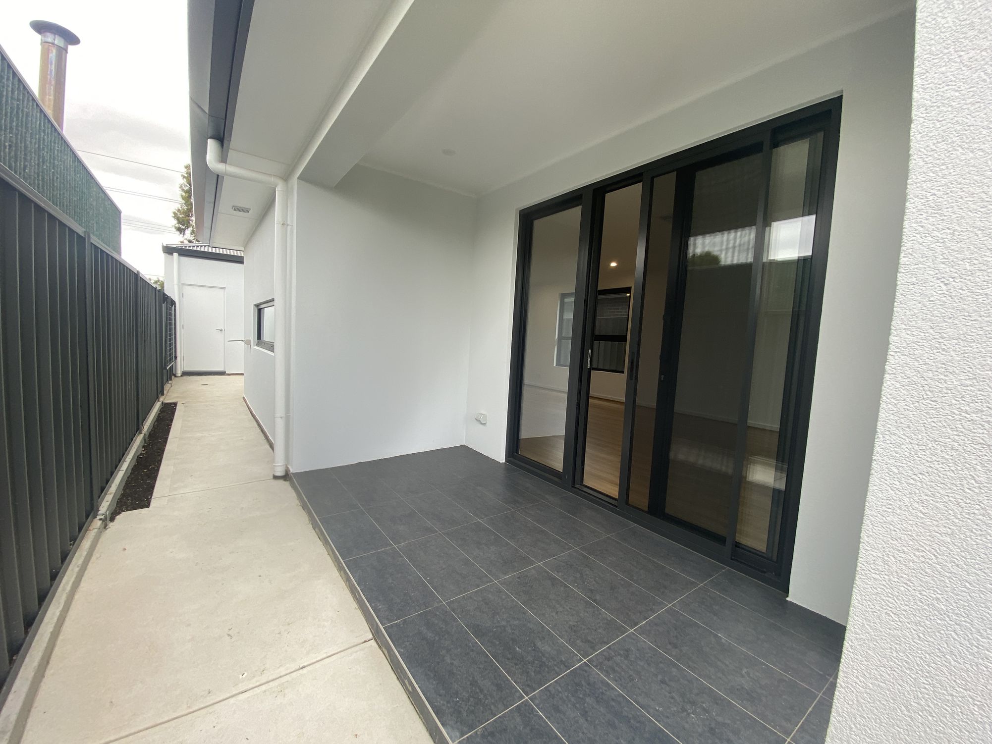 32B Avenue Road, Paradise