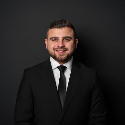 Andre Gharibian, Sales Associate to Vedant Agrawal at Aurora Realty