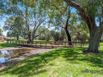 28 Haring Green, Atwell