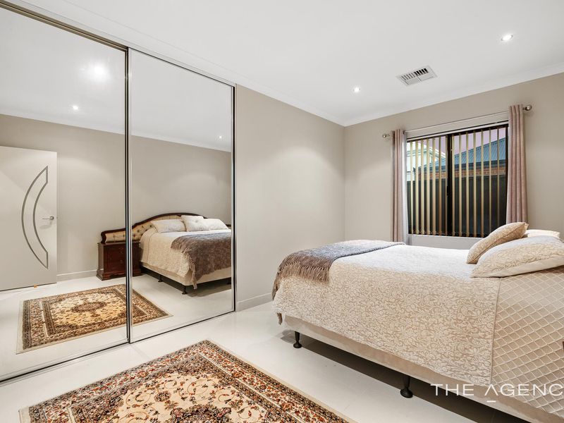 4 Sandford Avenue, Lake Coogee