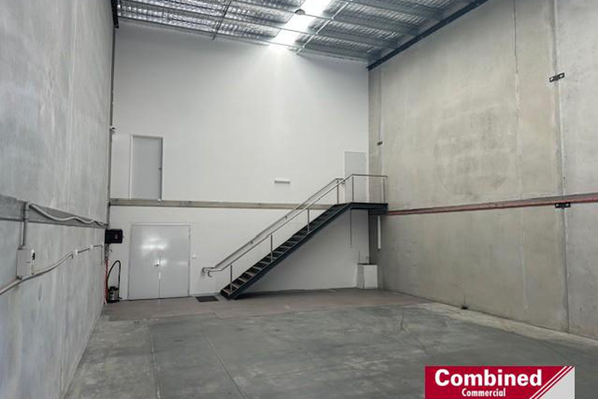 2 / 2 Grazier Way, Gregory Hills