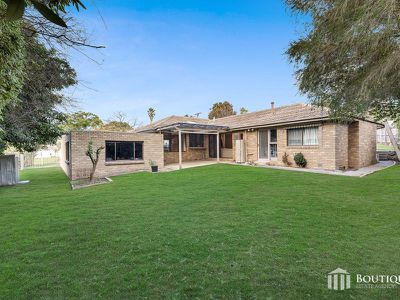 2 Hampton Court, Dandenong North