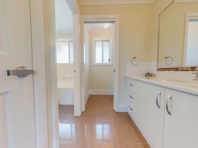 12 John Roach Close, Dubbo