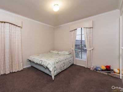 5 Eleanore Crescent, Hallam