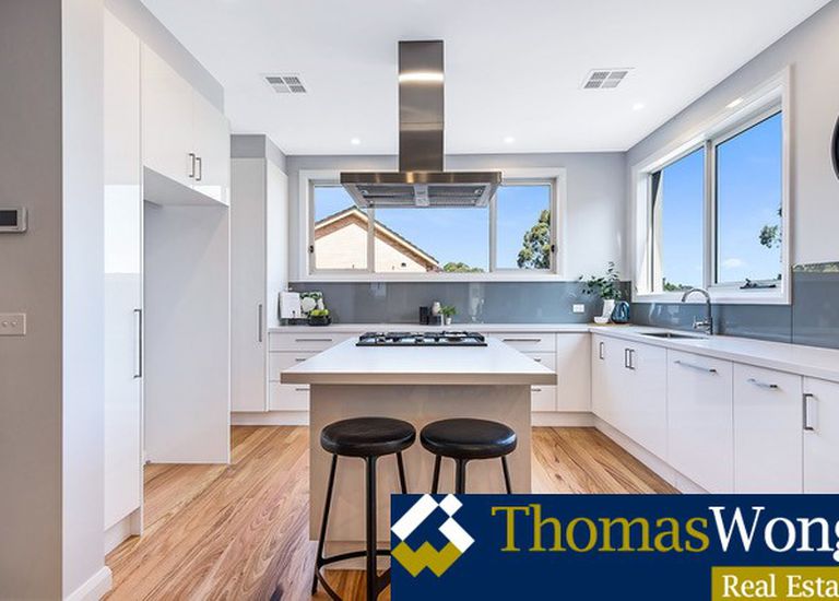 1 / 2  Doorawarrah Court, Mount Waverley